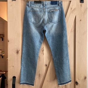 Sanctuary high rise mom jeans “Charli” size 28